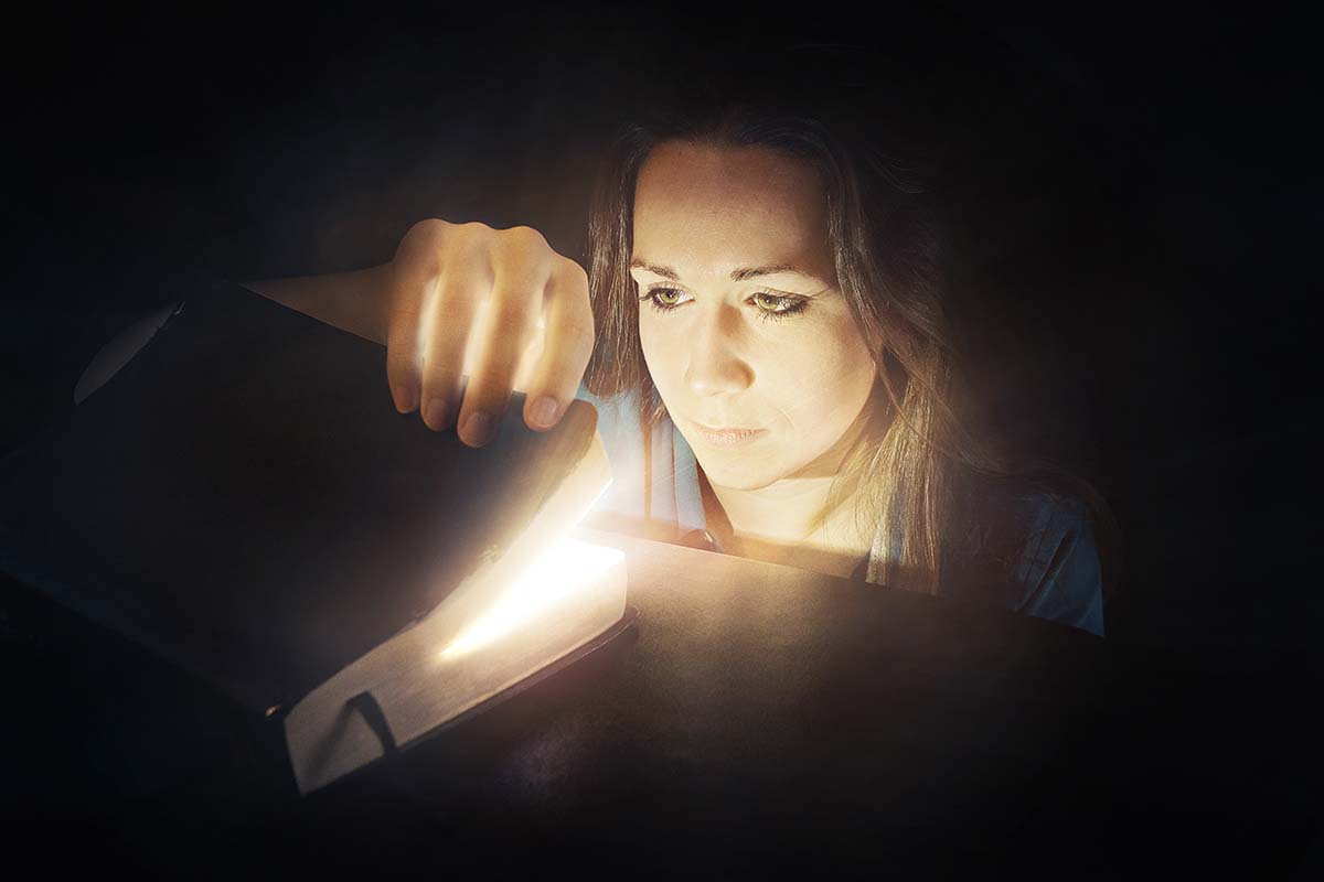 //kirstenmahr.de/wp-content/uploads/2021/11/buch_glow.jpg